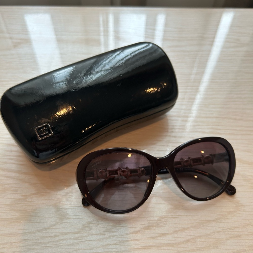 CHANEL Black Sunglasses with Case
